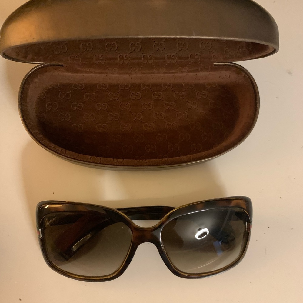 GUCCI SUNGLASSES